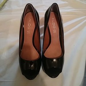 Aldo Black Patent leather peep toe heels